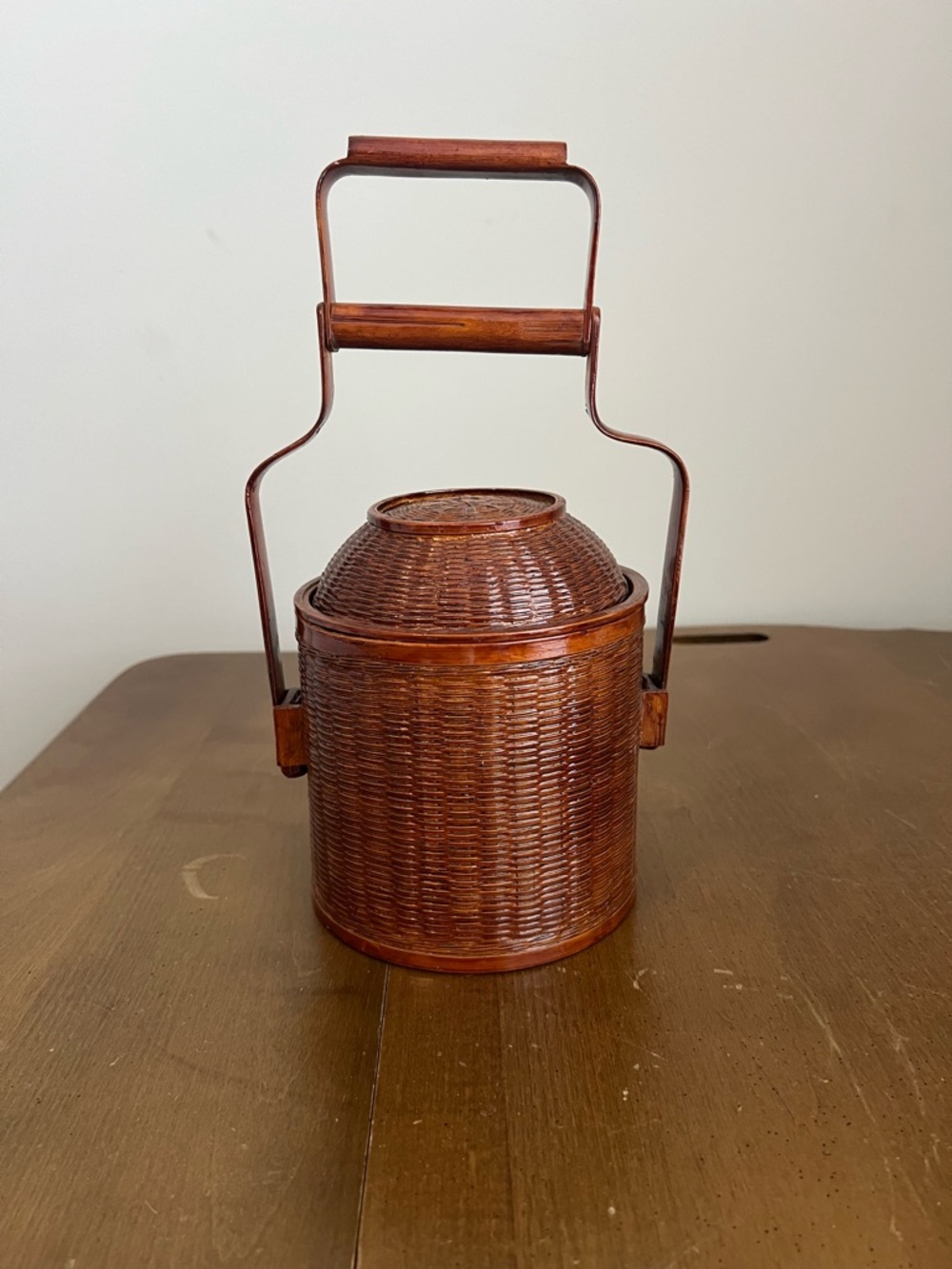Vintage Handcrafted Chinese two-tiered bamboo & rattan lidded lunchbox - Picture 2 of 6